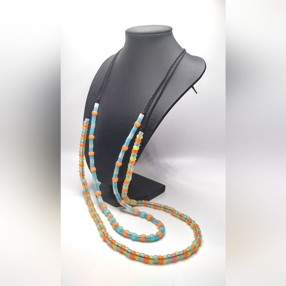 GLOW NECKLACE - Picture 2 of 15
